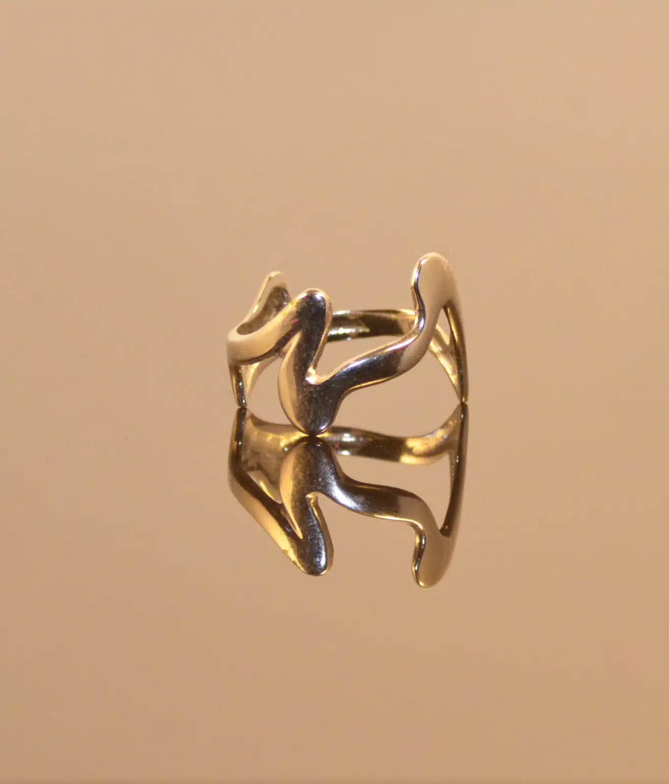 Versilberter Ring gezackte Kante