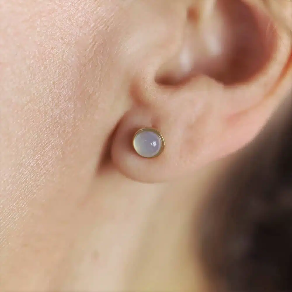 Stud Earrings Gold - Image 3