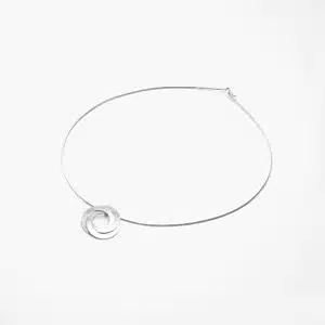 Silber Halskette mit Knoten Anhänger