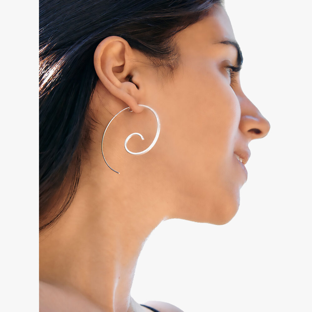 Silber Creolen Damen 44 MM silber creolen damen Yazzy's Fashion Accessories Sterling Silver Swirl Hoop earrings