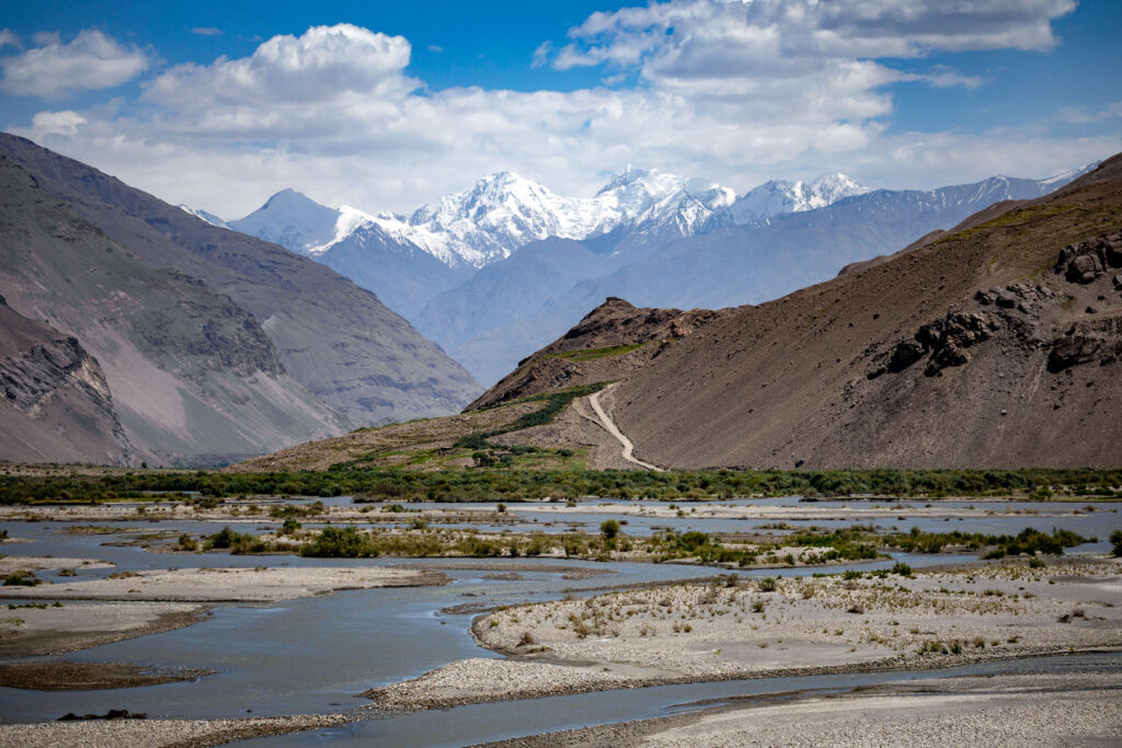 How yazzy's gives back how yazzy's gives back Yazzy's Fashion Accessories Tajikistan How yazzy's gives back Yazzy's Fashion Accessories