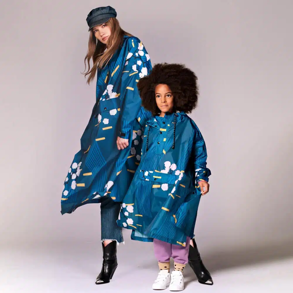 Japanese blossom rain poncho Rainkiss mother and daughter